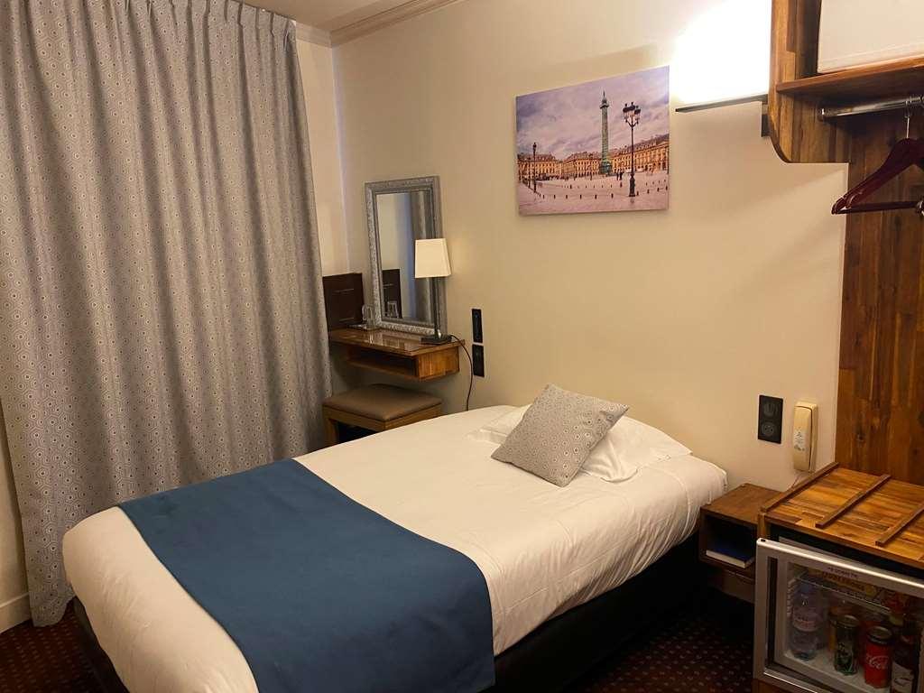 Hotel Louvre Sainte Anne Paris Ruang foto