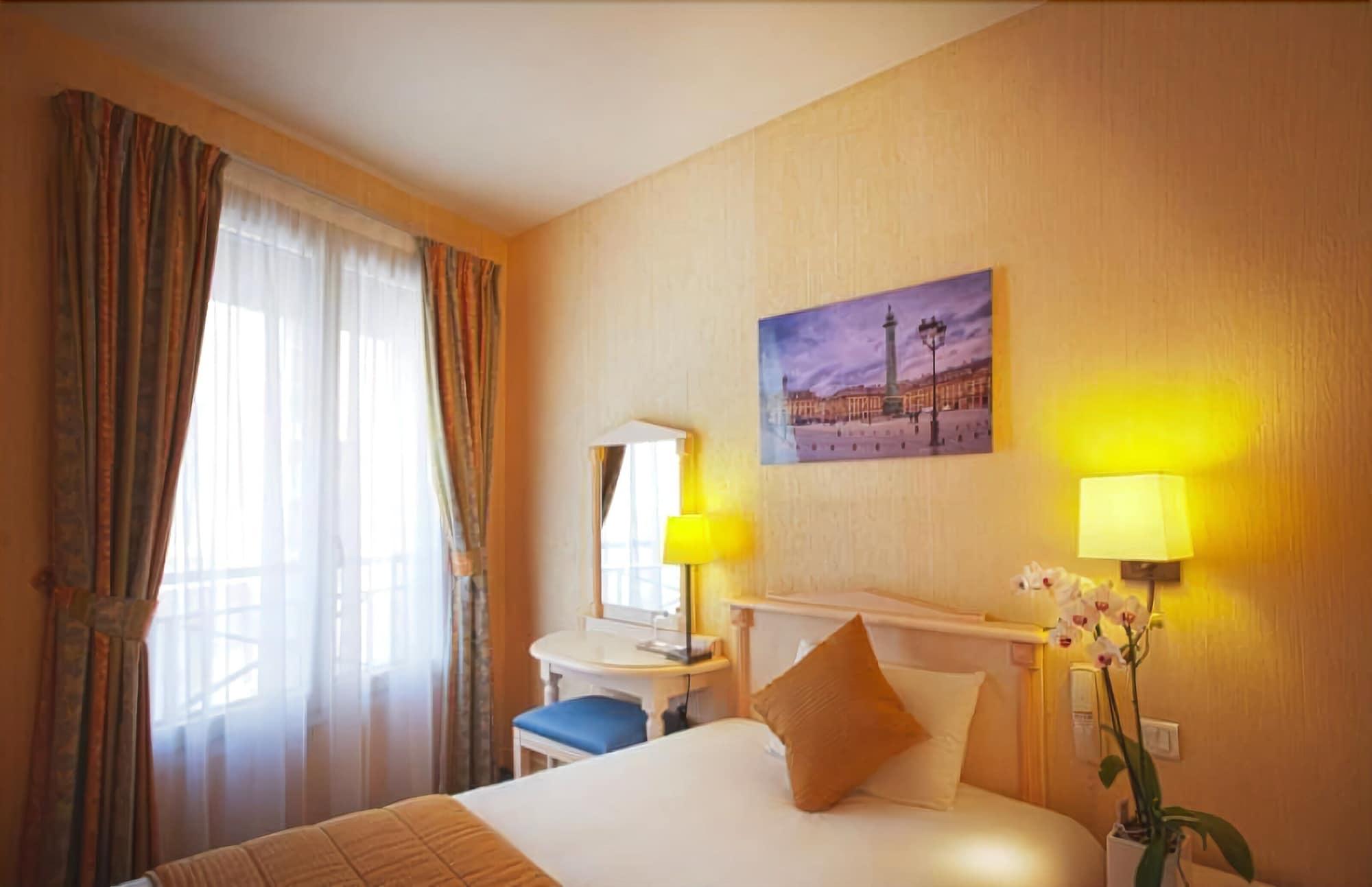 Hotel Louvre Sainte Anne Paris Bagian luar foto